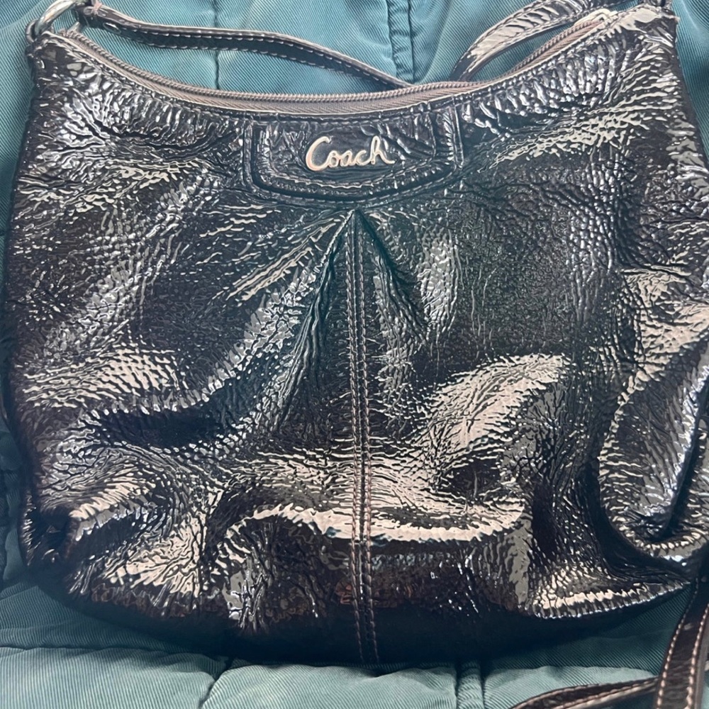 Coach crossbody purse Patent chocolate brown GUC